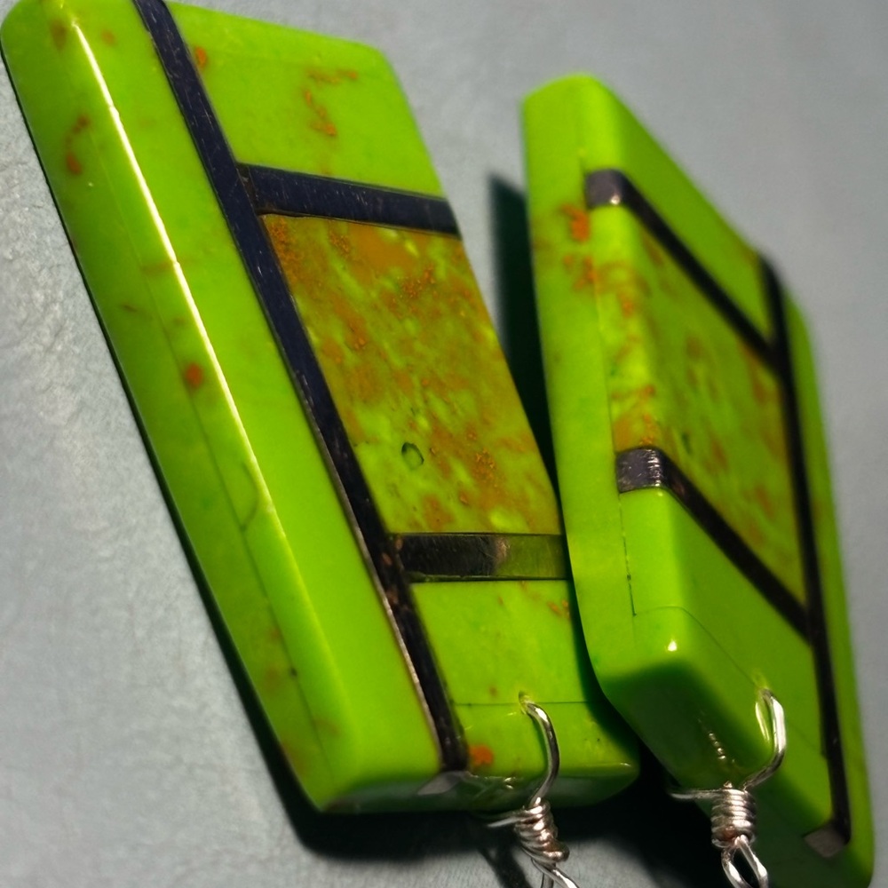 Vintage Southwestern Navajo Lime Green Gaspeite Inlay Rectangular Slab Earrings - Picture 12 of 16